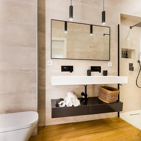 Apartamento En El Corazón De By Rentalsevilla